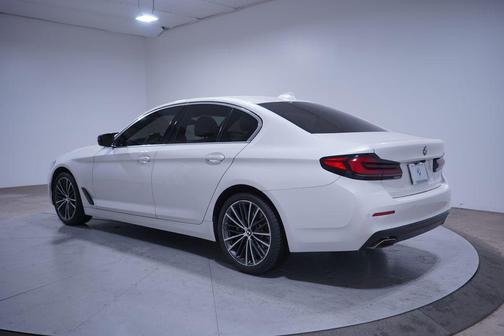 2022 BMW 530 i
