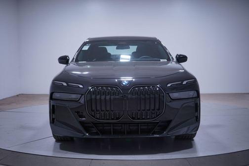 2026 BMW 740 i