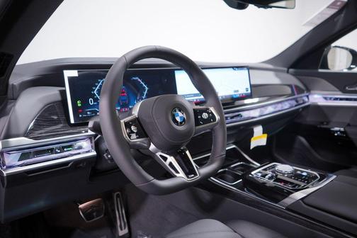 2026 BMW 740 i