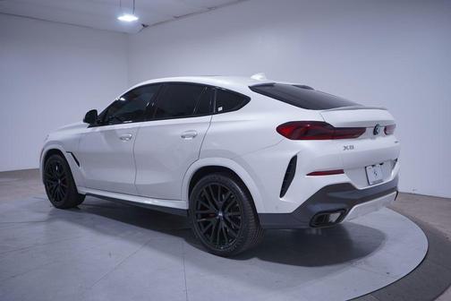 2023 BMW X6 xDrive40i
