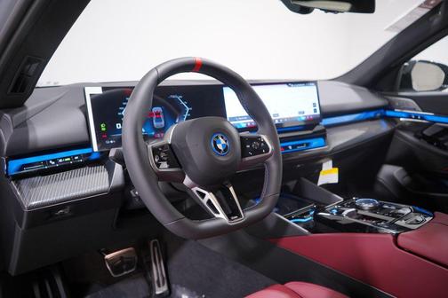 2025 BMW i5 M60