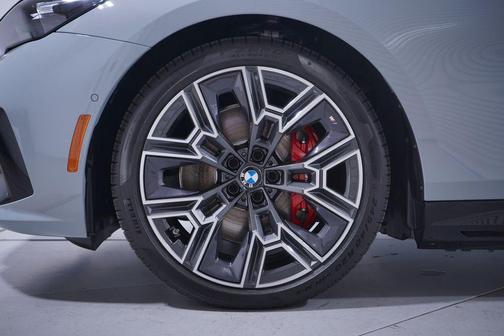 2025 BMW i5 M60
