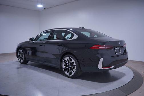 2025 BMW 530 i