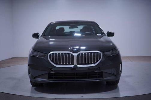 2025 BMW 530 i