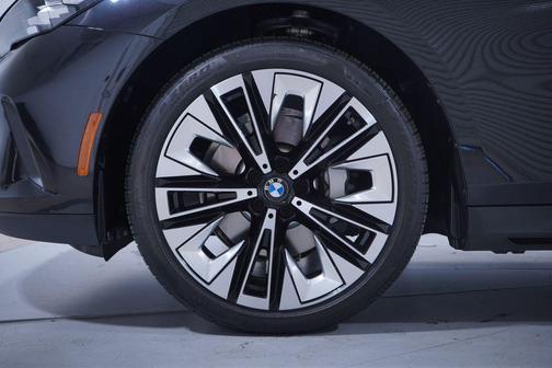 2025 BMW 530 i