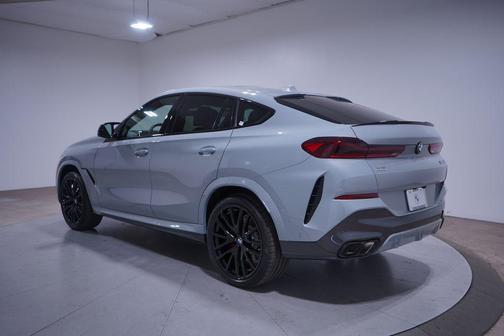 2026 BMW X6 M60i