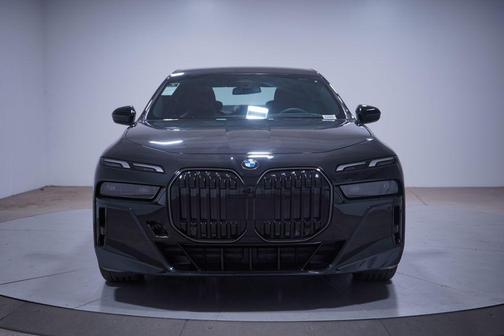 2026 BMW 740 740i