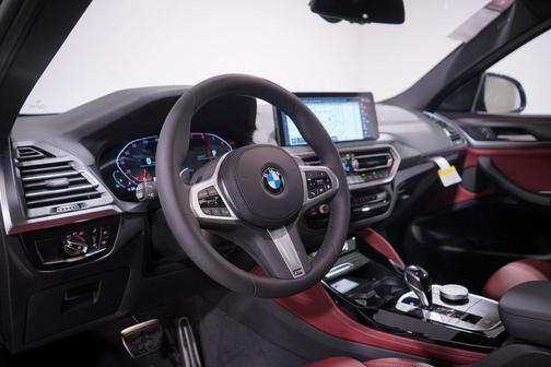 2025 BMW X4 xDrive30i