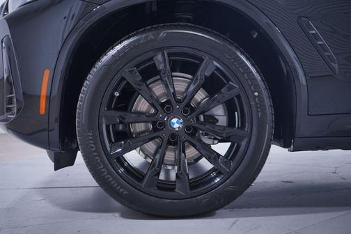 2025 BMW X4 xDrive30i