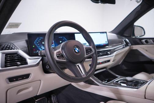 2024 BMW X7 M60i