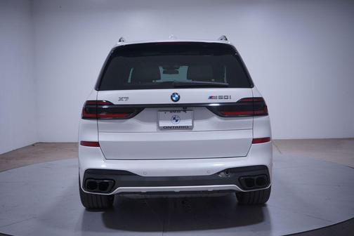2024 BMW X7 M60i
