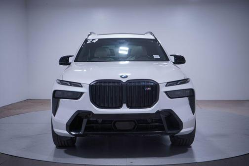 2024 BMW X7 M60i