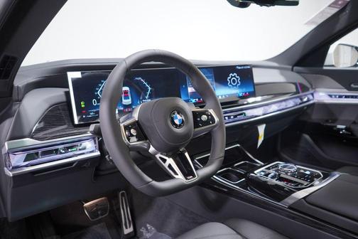 2026 BMW 740 i