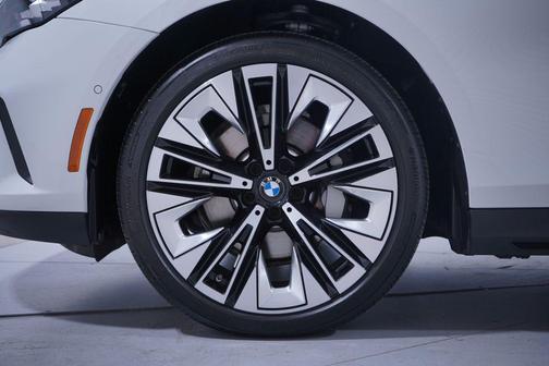 2025 BMW 530 i