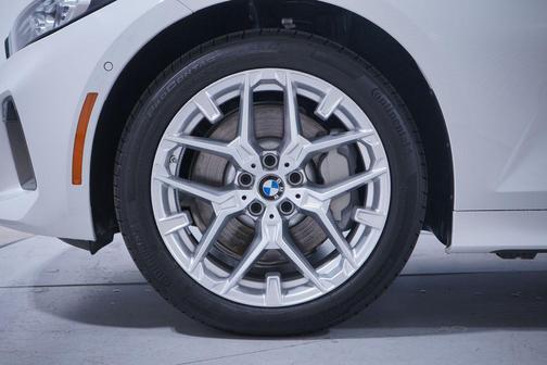 2025 BMW 330 i