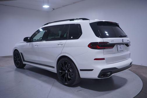 2026 BMW X7 M60i