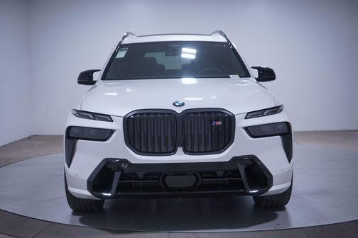2026 BMW X7 M60i
