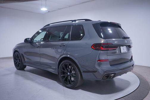 2026 BMW X7 M60i