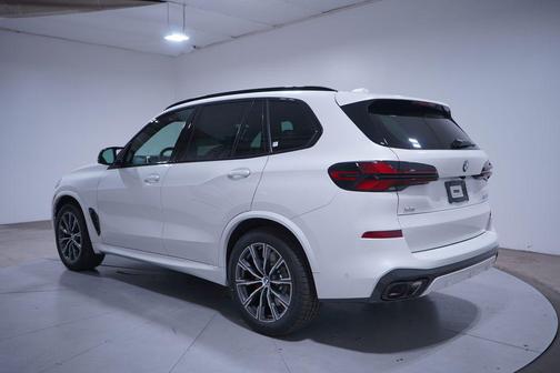 2026 BMW X5 M60i