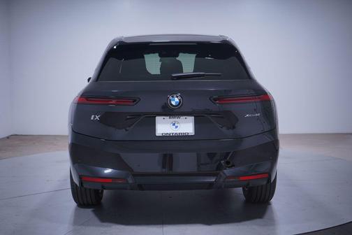 2026 BMW iX xDrive60