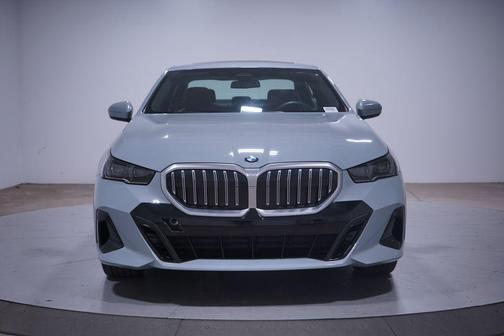 2025 BMW 530 530i
