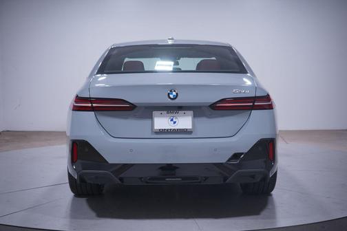 2025 BMW 530 530i