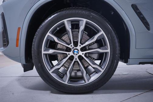 2025 BMW X4 xDrive30i