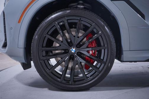 2026 BMW X6 M60i