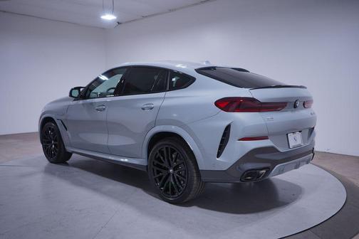 2026 BMW X6 M60i
