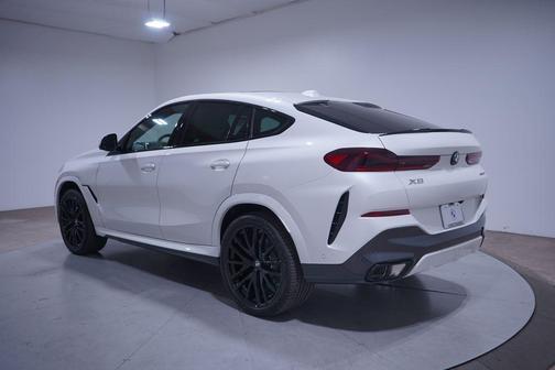 2026 BMW X6 xDrive40i