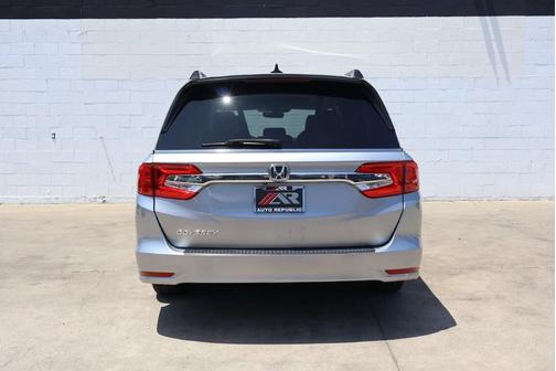 Lunar Silver Metallic 2018 Honda Odyssey EX-L