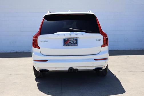 2016 Volvo XC90 T6 Momentum