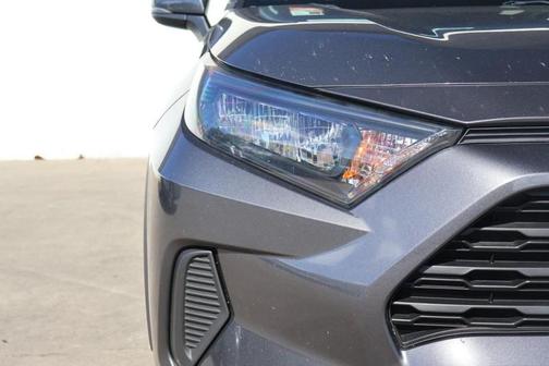 2020 Toyota RAV4 Hybrid LE