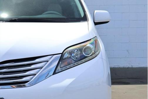 2014 Toyota Sienna XLE