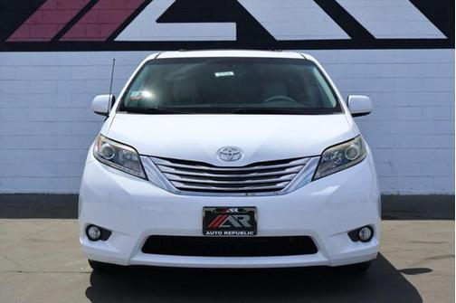 2014 Toyota Sienna XLE
