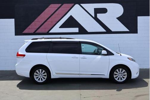 2014 Toyota Sienna XLE
