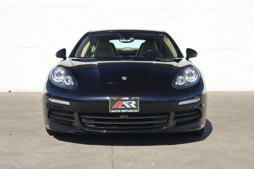 2016 Porsche Panamera 4