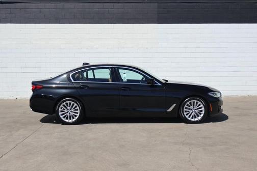 2022 BMW 530 i