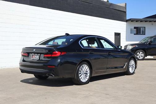 2022 BMW 530 i