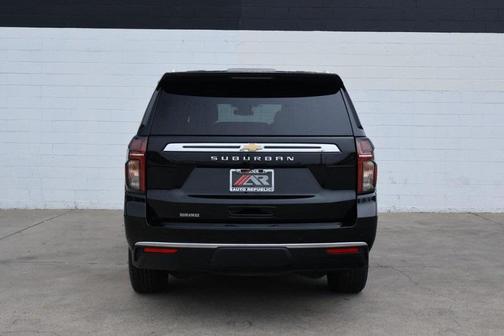 2023 Chevrolet Suburban LS