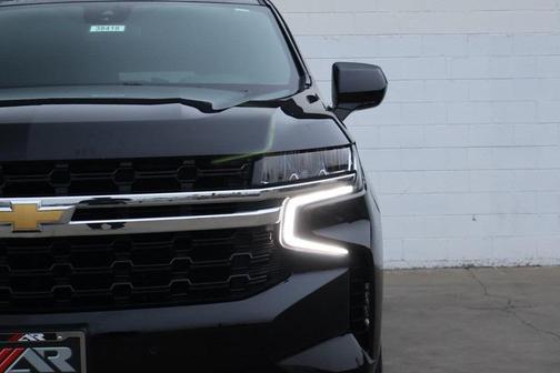 2023 Chevrolet Suburban LS