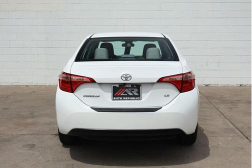 Super White 2019 Toyota Corolla LE