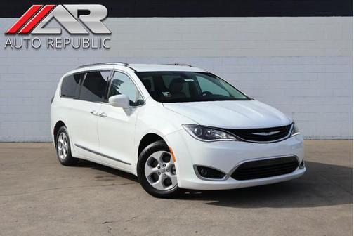 2018 Chrysler Pacifica Hybrid Touring L