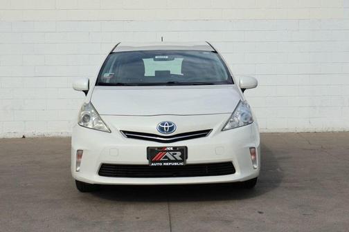 2013 Toyota Prius v Three