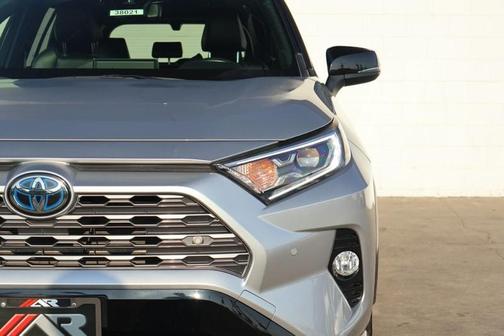 2019 Toyota RAV4 Hybrid SE