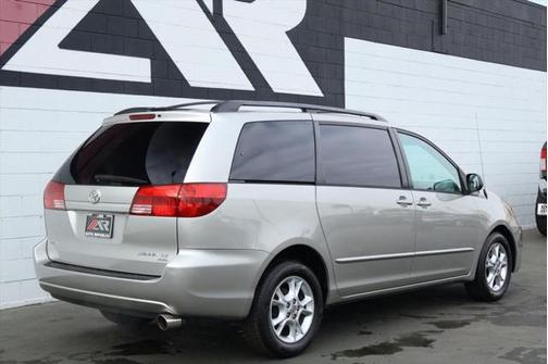 2004 Toyota Sienna LE