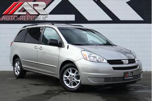 2004 Toyota Sienna LE