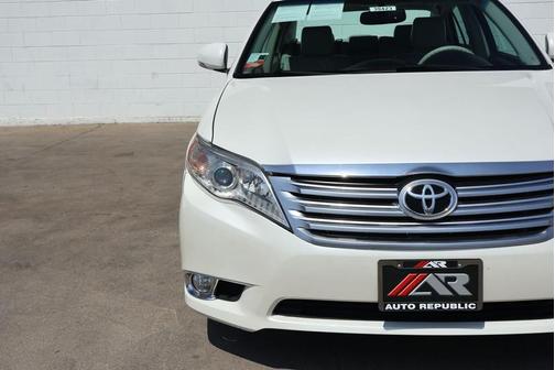 Blizzard Pearl 2011 Toyota Avalon Limited