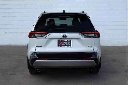2022 Toyota RAV4 Hybrid SE