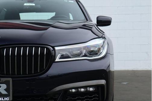 2019 BMW 750 I